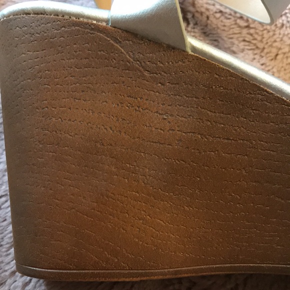 BNWT ladies size 8 silver wedge sandals by Refresh - Picture 7 of 7